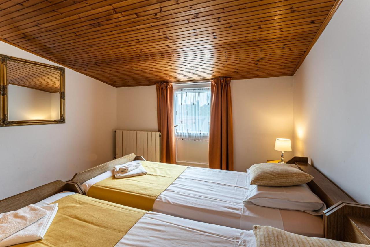 Apartmani Mirela バニョレ エクステリア 写真
