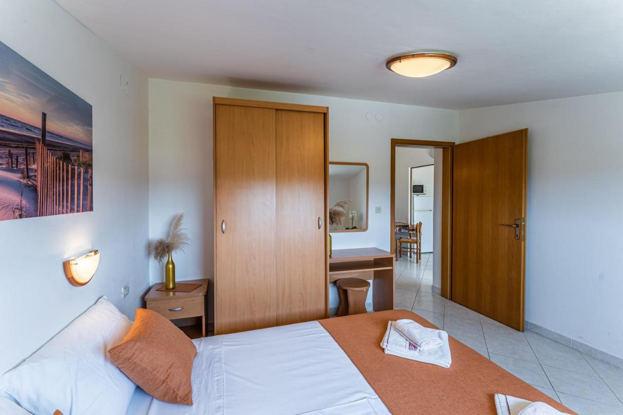 Apartmani Mirela バニョレ エクステリア 写真