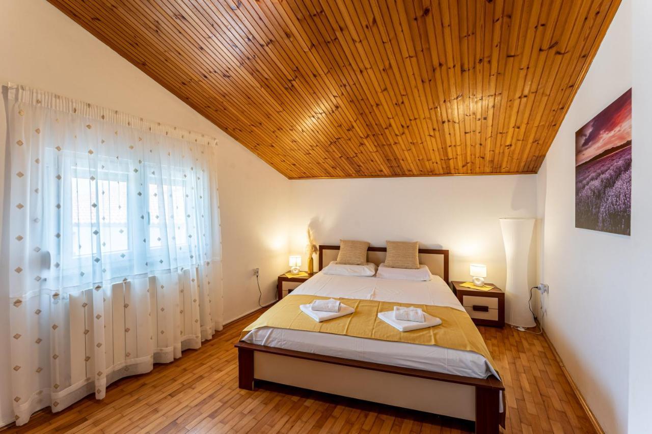 Apartmani Mirela バニョレ エクステリア 写真